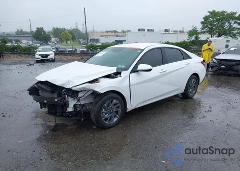 2024 Hyundai Elantra Blue z USA, uszkodzony, nr VIN KMHLM4DJ1RU113940